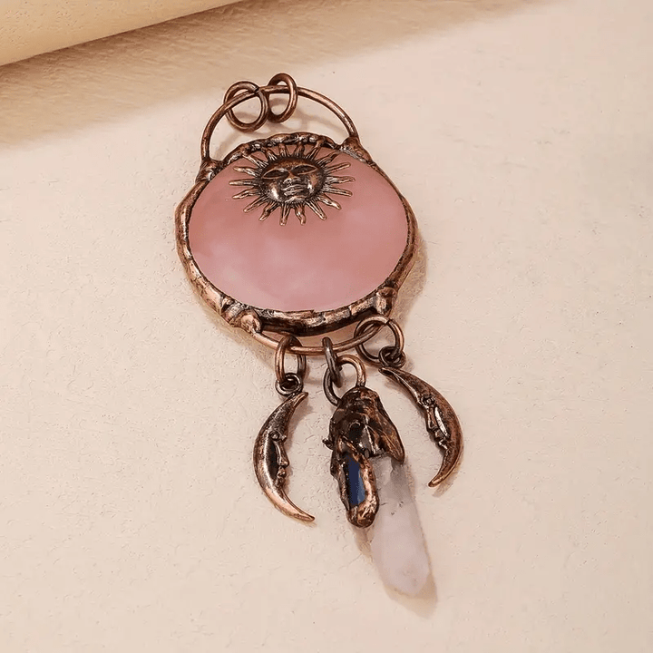 Collana con ciondolo a forma di sole e luna in quarzo rosa Olivenorma 