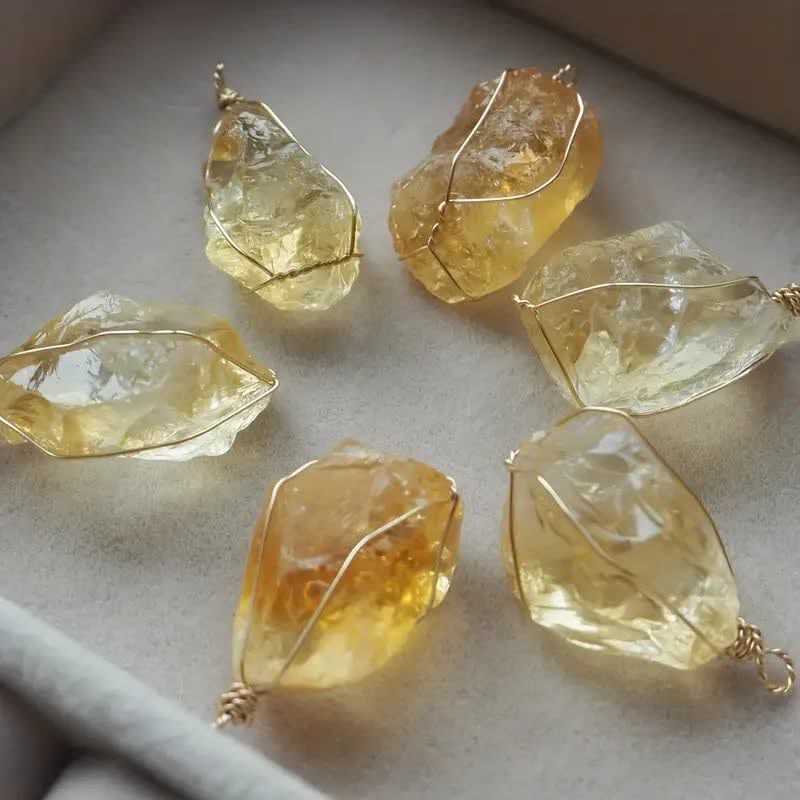 Collana con ciondolo in filo avvolto in citrino naturale Olivenorma