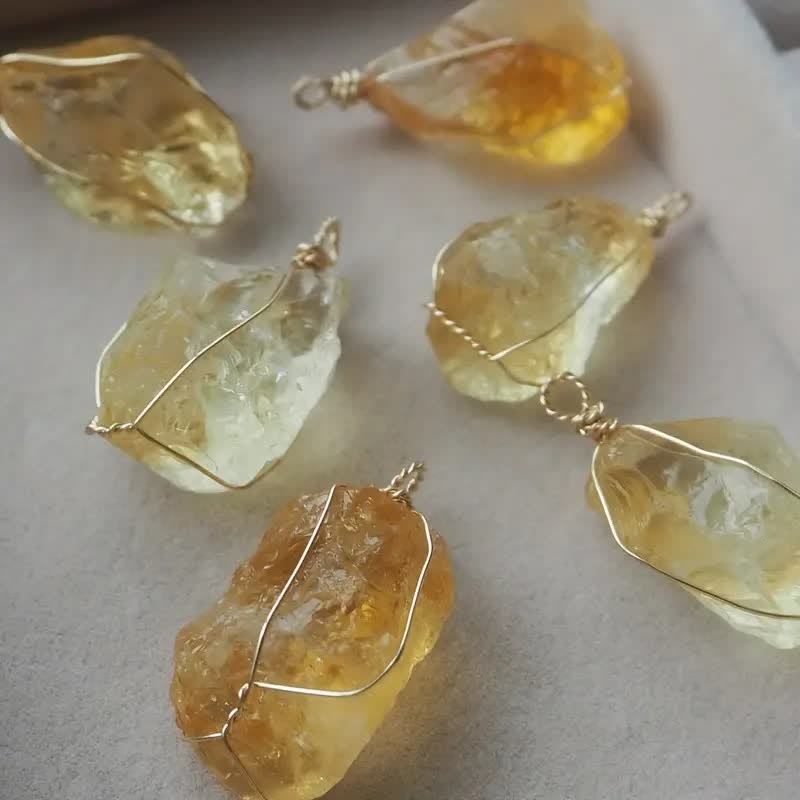 Collana con ciondolo in filo avvolto in citrino naturale Olivenorma