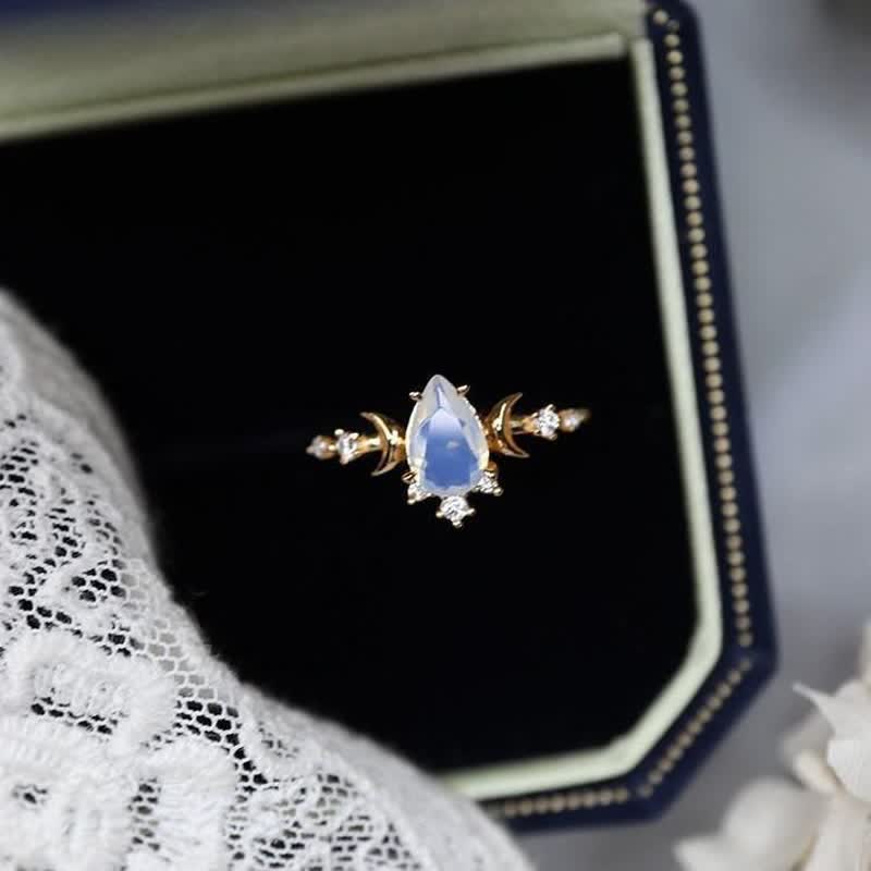 Olivenorma "Moonlight Goddess" Anello regolabile vintage in pietra di luna