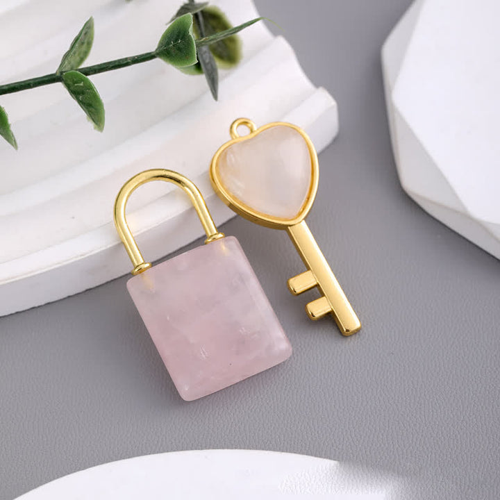 Collana con ciondolo a forma di chiave con lucchetto dell'amore in pietra naturale Olivenorma 