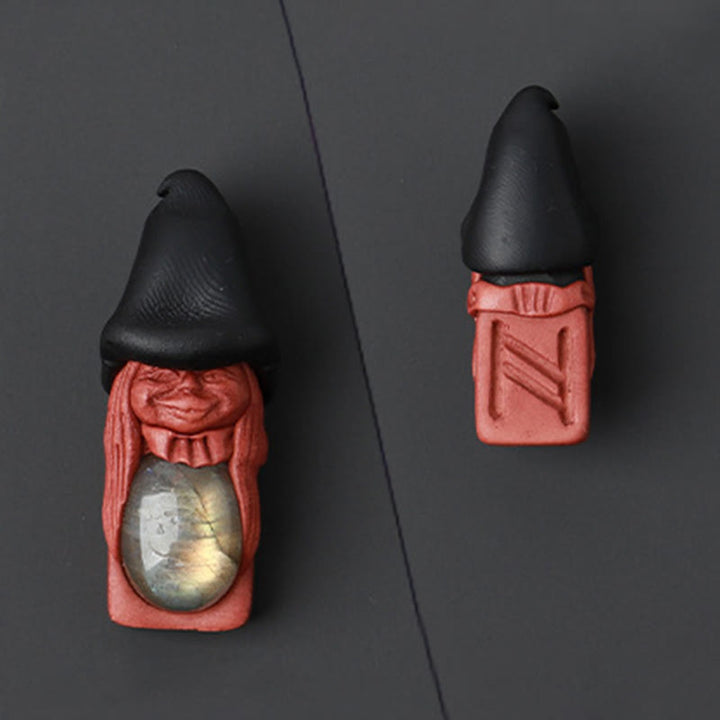 Ornamento pendente con pietra preziosa runica a forma di elfo nordico Olivenorma