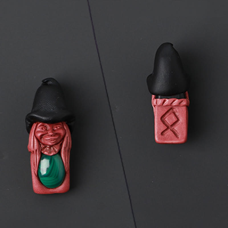 Ornamento pendente con pietra preziosa runica a forma di elfo nordico Olivenorma