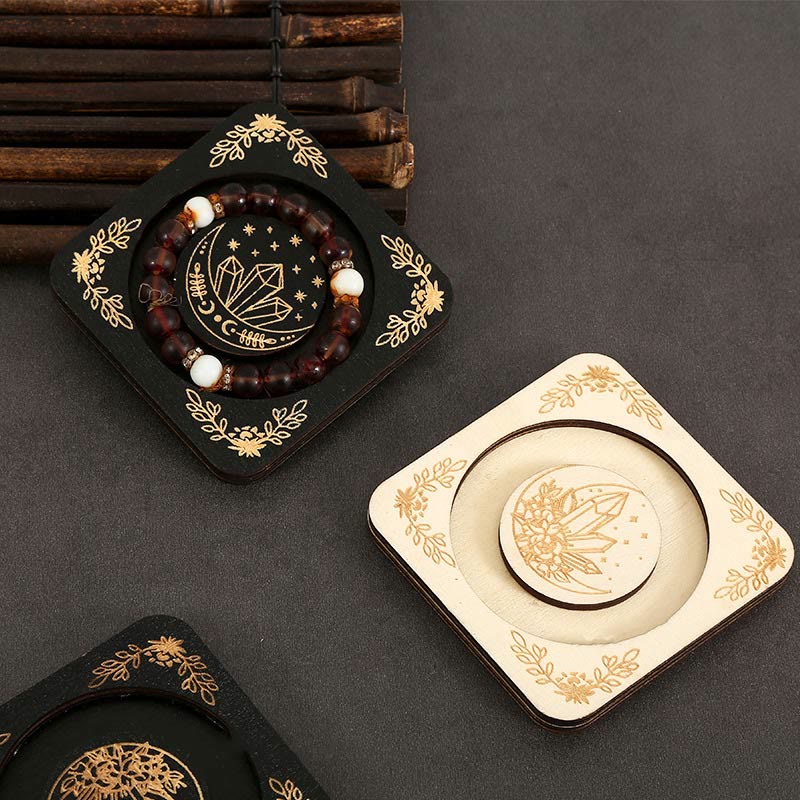 Espositore per braccialetti con luna incisa in legno Olivenorma