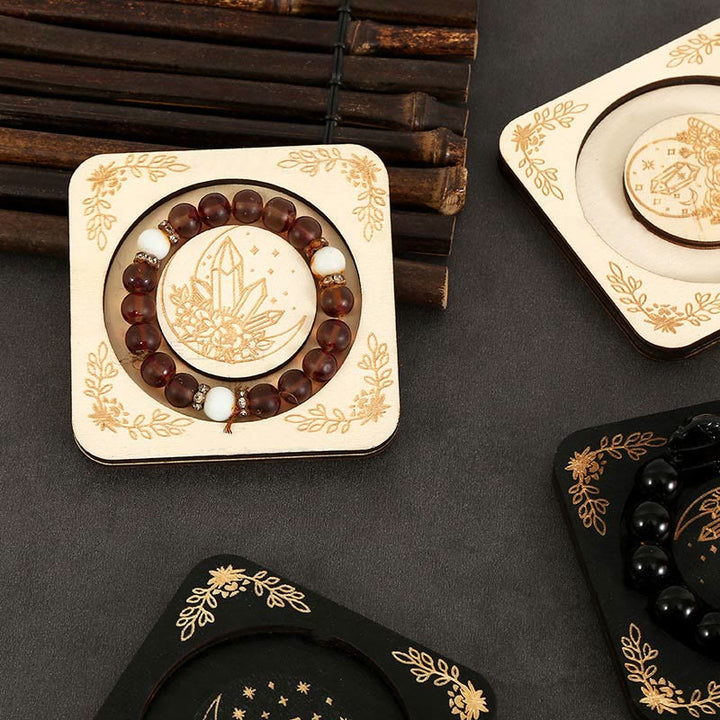 Espositore per braccialetti con luna incisa in legno Olivenorma