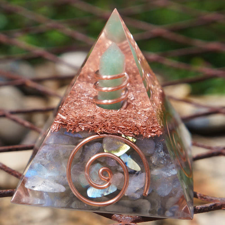 Piramide di orgone di labradorite con prisma esagonale in avventurina verde Olivenorma 