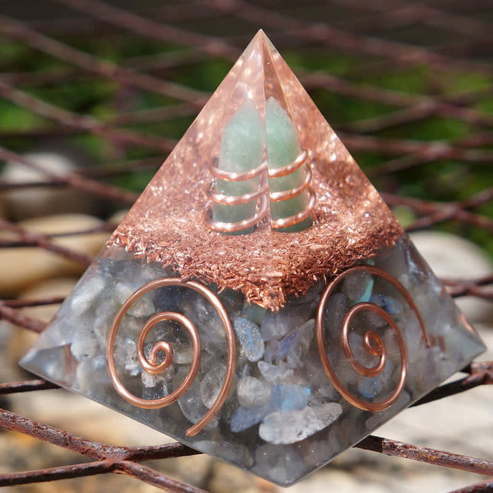 Piramide di orgone di labradorite con prisma esagonale in avventurina verde Olivenorma 
