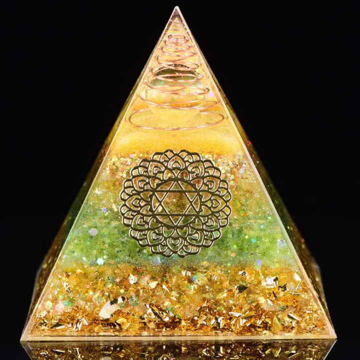 Olivenorma "Buona fortuna nell'anno" Piramide di orgone di peridoto citrino