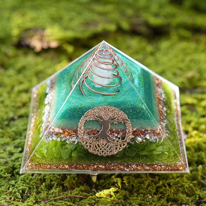 Olivenorma "Albero della vita" Piramide di orgone di peridoto di cristallo trasparente