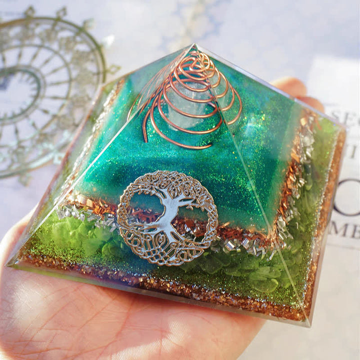 Olivenorma "Albero della vita" Piramide di orgone di peridoto di cristallo trasparente