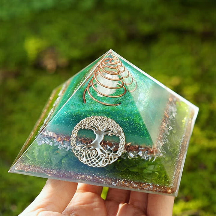 Olivenorma "Albero della vita" Piramide di orgone di peridoto di cristallo trasparente