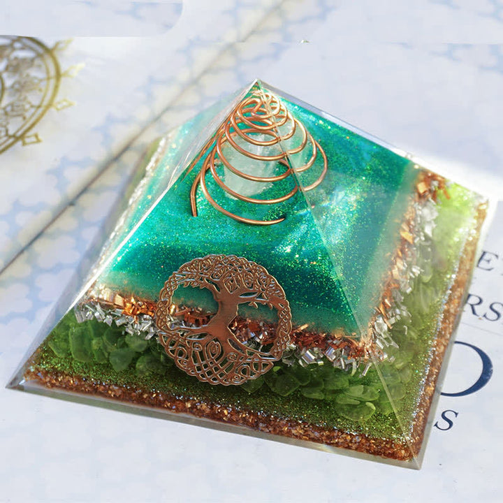 Olivenorma "Albero della vita" Piramide di orgone di peridoto di cristallo trasparente