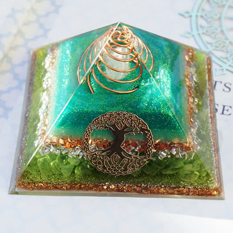 Olivenorma "Albero della vita" Piramide di orgone di peridoto di cristallo trasparente