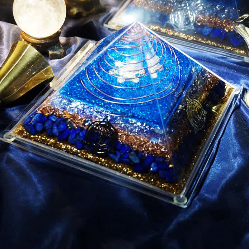 Olivenorma "Mare Stellato" Piramide di Orgone di Lapislazzuli di Cristallo Trasparente