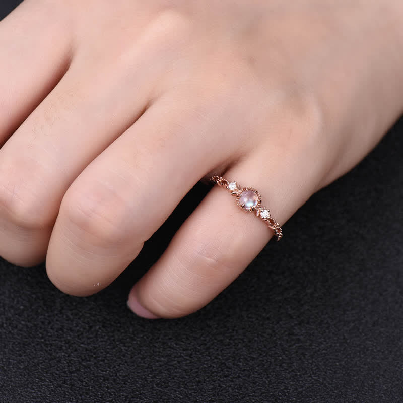 Anello di fidanzamento con tre pietre di luna Olivenorma