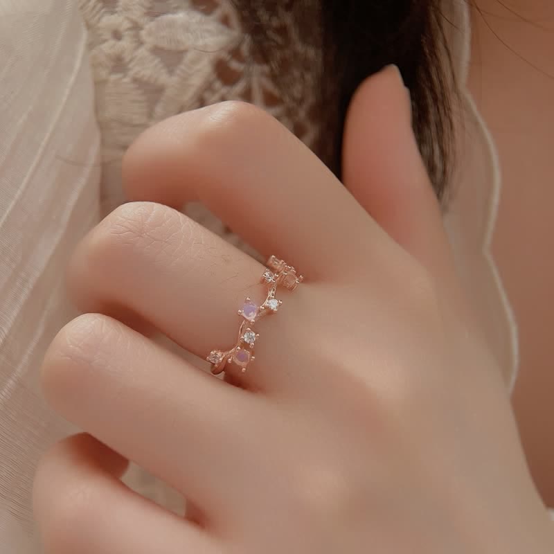 Anello di sintesi planetaria in pietra di luna naturale Olivenorma