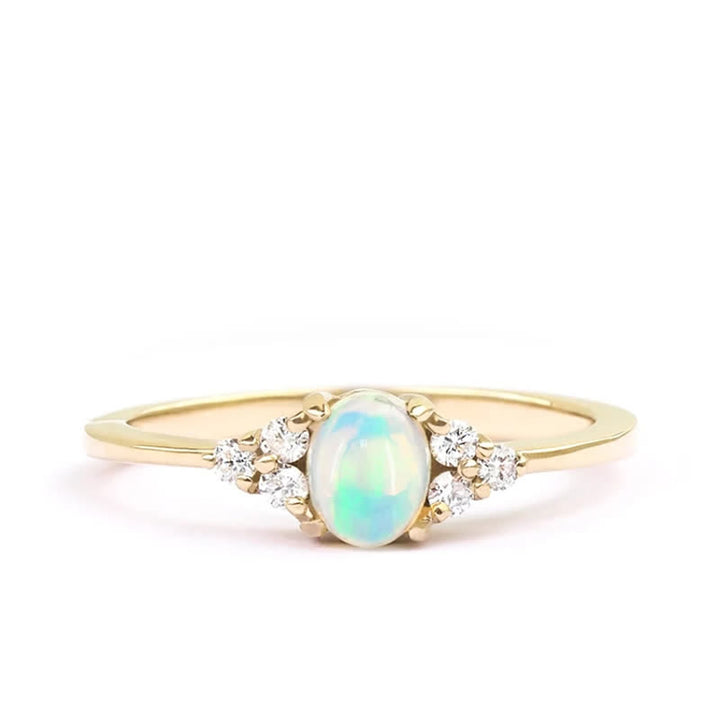 Anello Olivenorma semplice ovale in opale bianco e zirconi