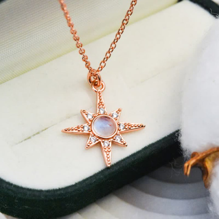 Collana con ciondolo a forma di stella a otto punte in zircone bianco e pietra di luna Olivenorma