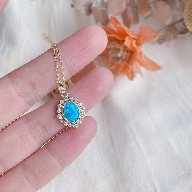 Collana con ciondolo ovale inciso in blu opale Olivenorma