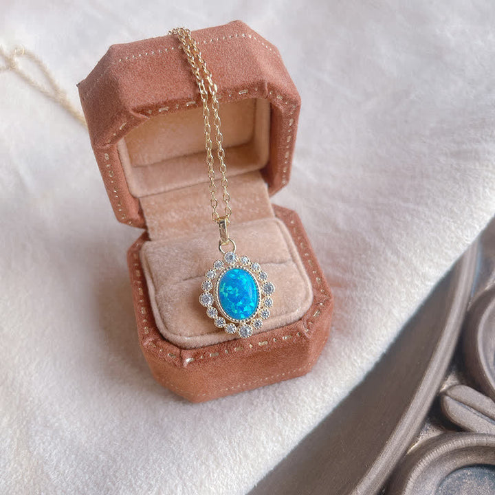 Collana con ciondolo ovale inciso in blu opale Olivenorma
