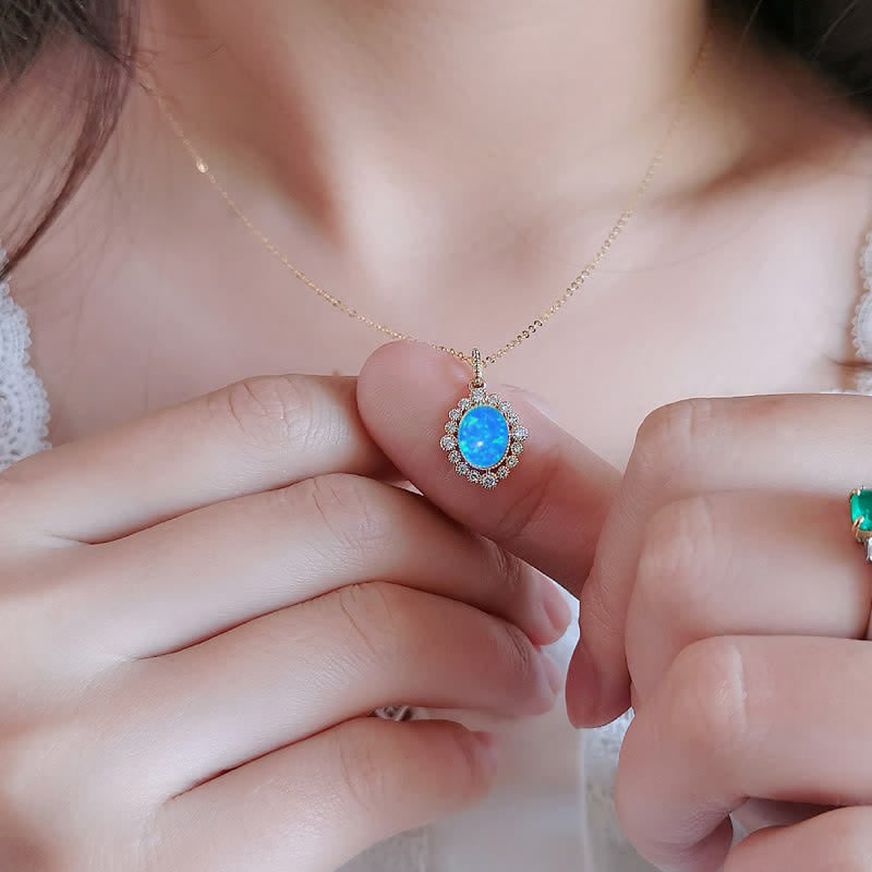 Collana con ciondolo ovale inciso in blu opale Olivenorma