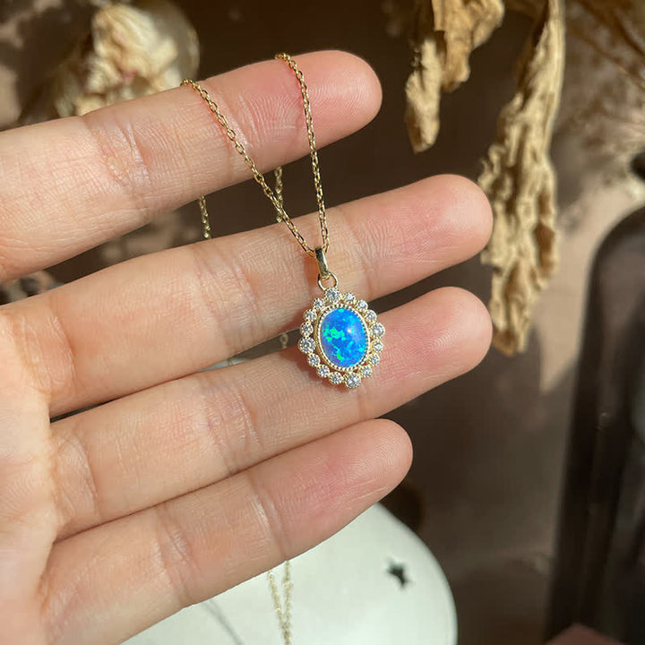 Collana con ciondolo ovale inciso in blu opale Olivenorma