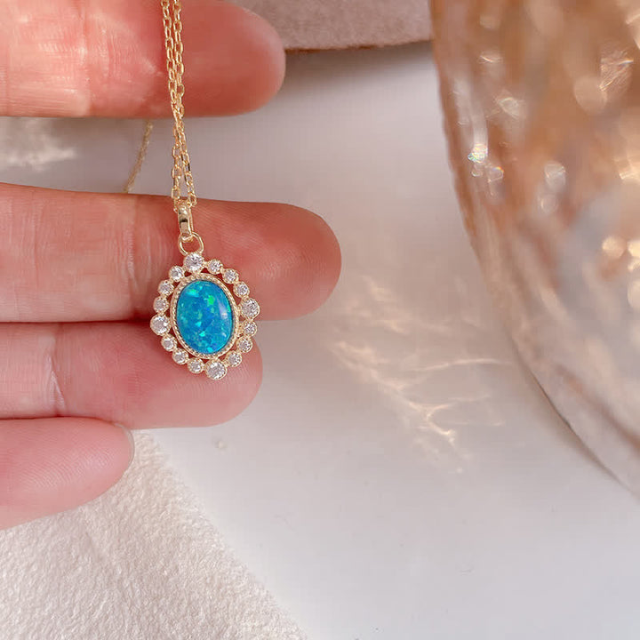 Collana con ciondolo ovale inciso in blu opale Olivenorma