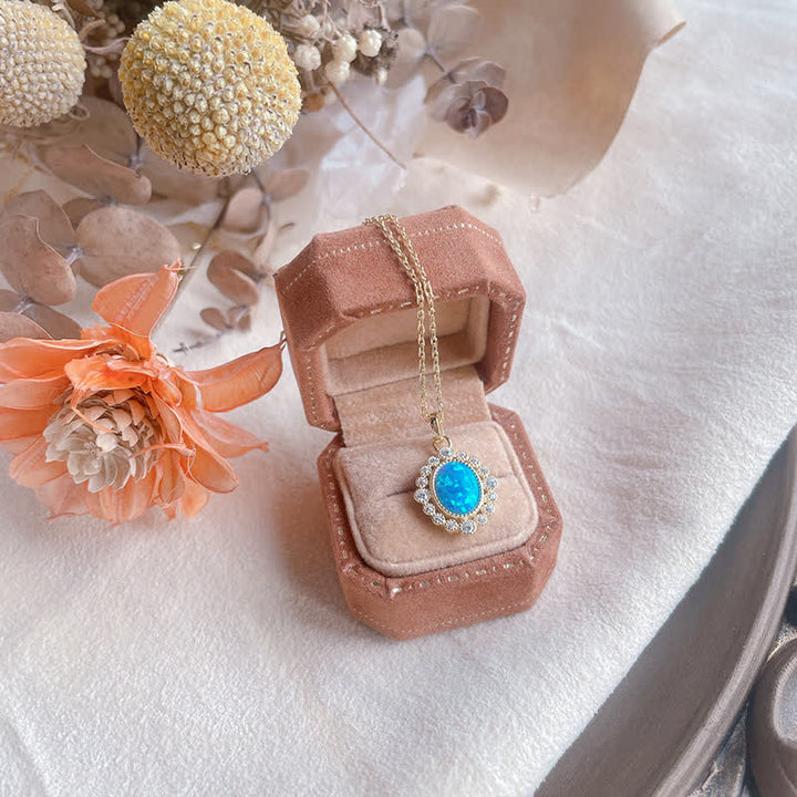 Collana con ciondolo ovale inciso in blu opale Olivenorma