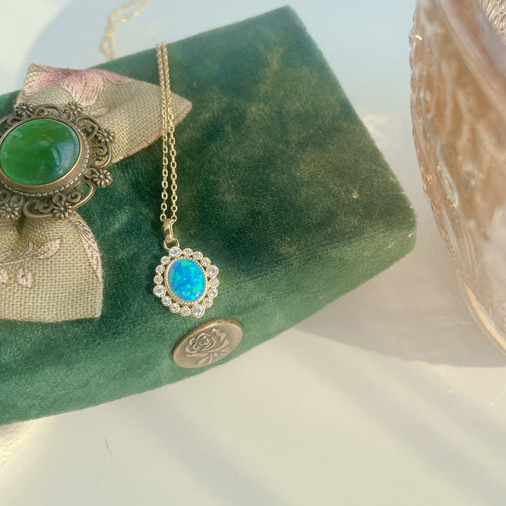 Collana con ciondolo ovale inciso in blu opale Olivenorma