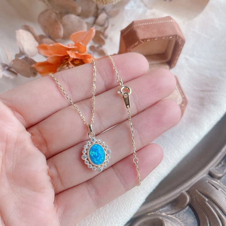Collana con ciondolo ovale inciso in blu opale Olivenorma