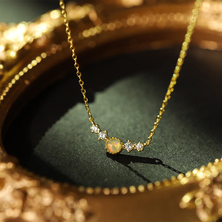 Collana con ciondolo lungo in zircone bianco opale Olivenorma 