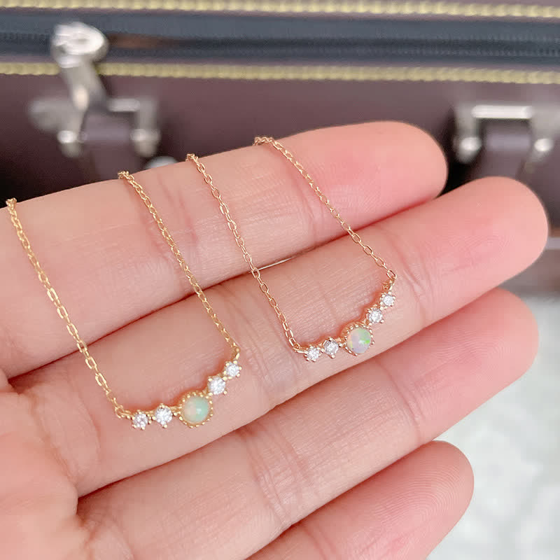 Collana con ciondolo lungo in zircone bianco opale Olivenorma 