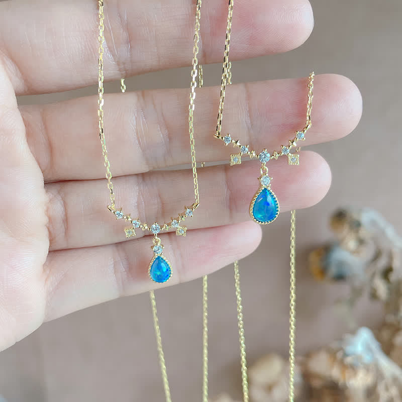 Collana con ciondolo a goccia d'acqua in zircone bianco e blu Olivenorma 
