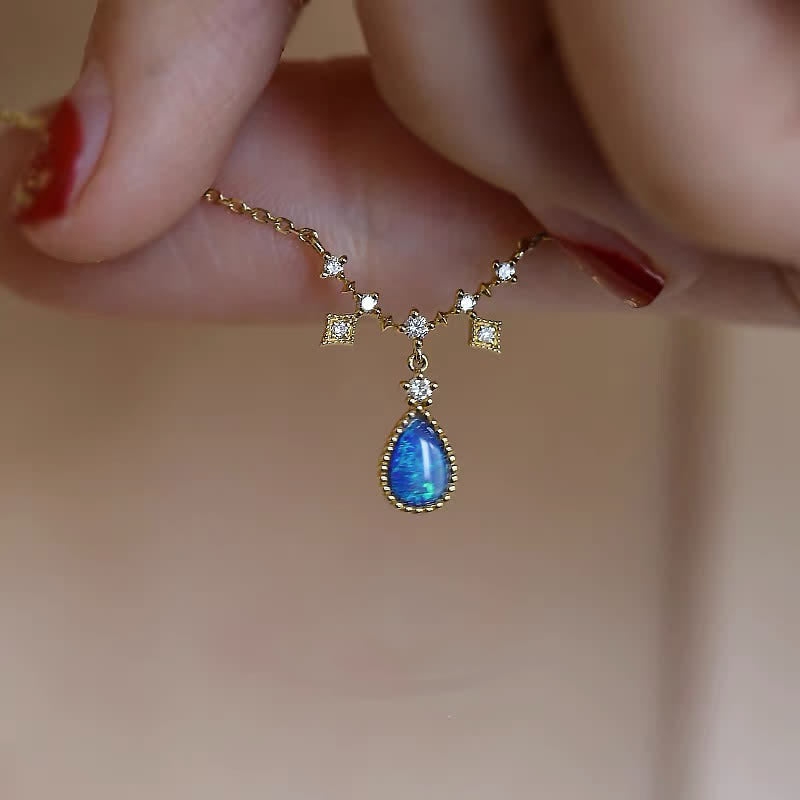 Collana con ciondolo a goccia d'acqua in zircone bianco e blu Olivenorma 