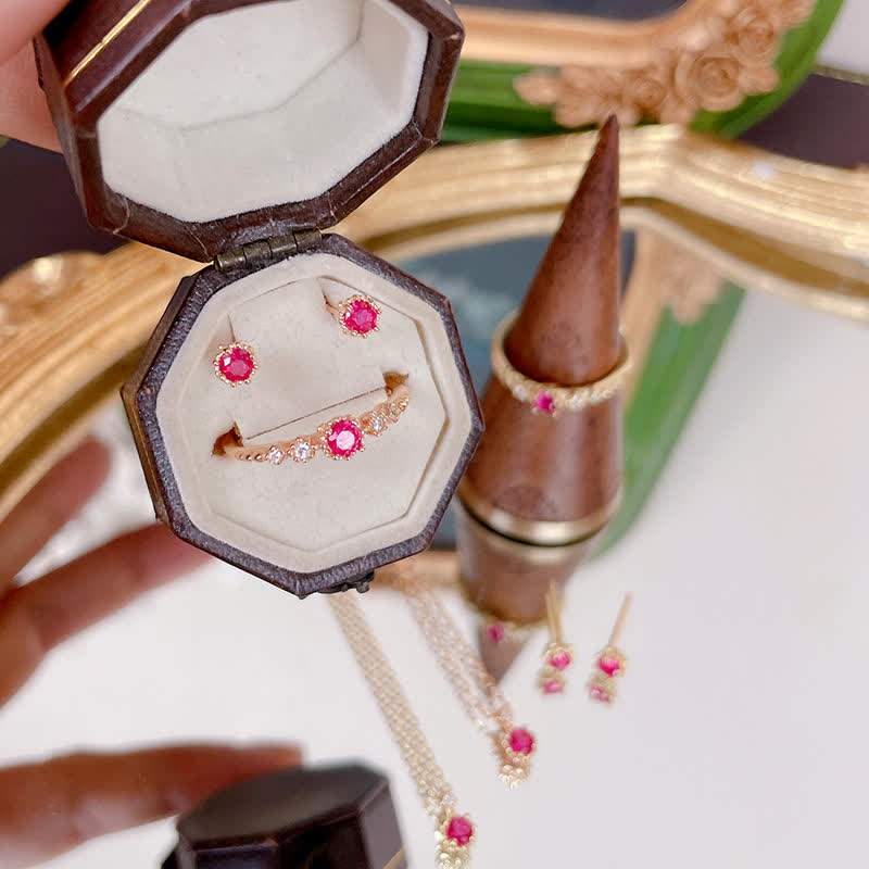 Olivenorma Delicato Anello Granato Orecchini Collana