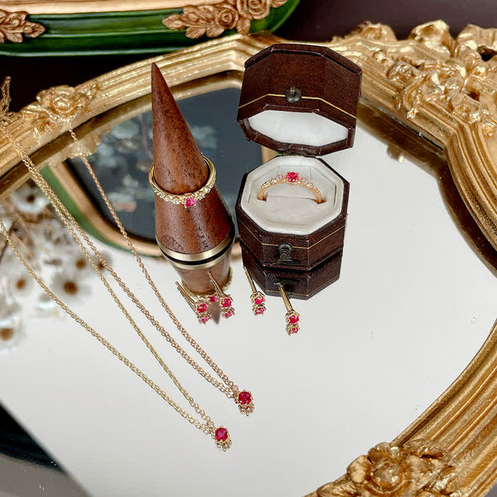 Olivenorma Delicato Anello Granato Orecchini Collana