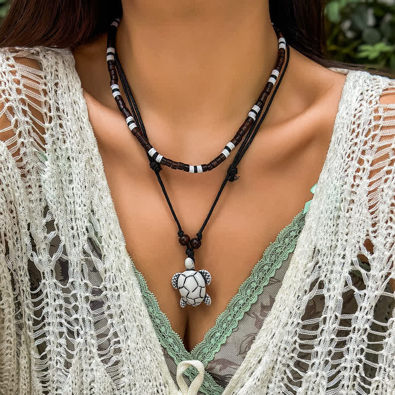 Olivenorma Set di collana con ciondolo a forma di tartaruga e farfalla in pietra naturale