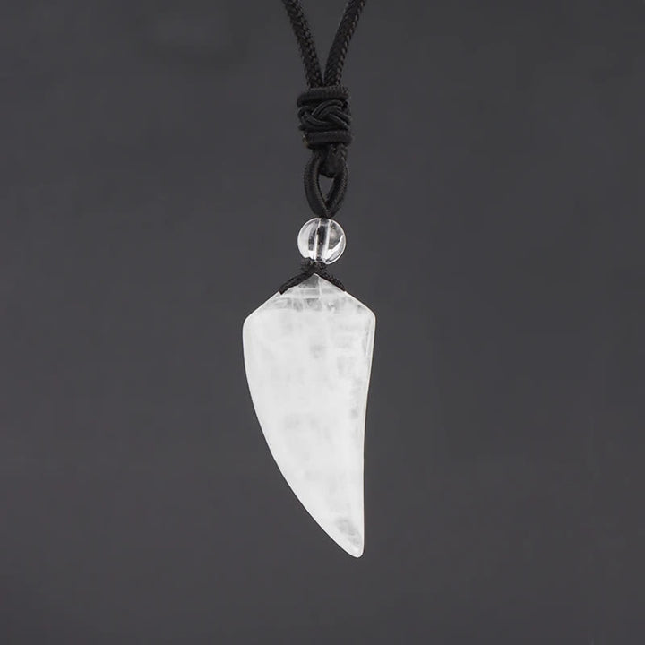 Collana con ciondolo a forma di dente di lupo in pietra naturale Olivenorma