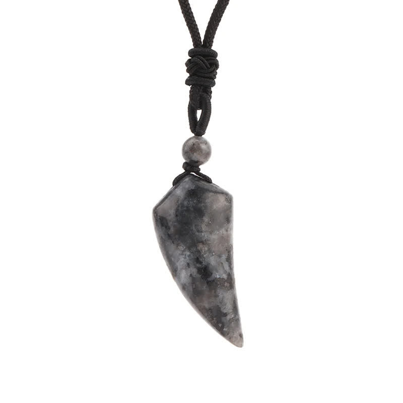 Collana con ciondolo a forma di dente di lupo in pietra naturale Olivenorma