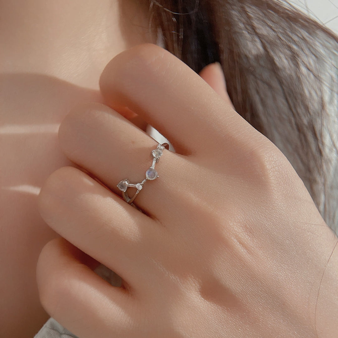 Anello con simbolo zodiacale in pietra di luna naturale Olivenorma