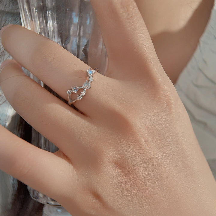 Anello con simbolo zodiacale in pietra di luna naturale Olivenorma