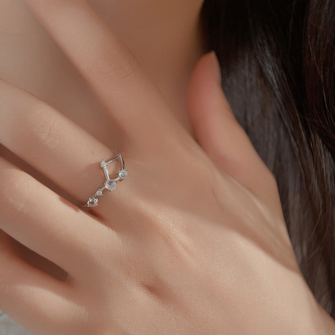 Anello con simbolo zodiacale in pietra di luna naturale Olivenorma