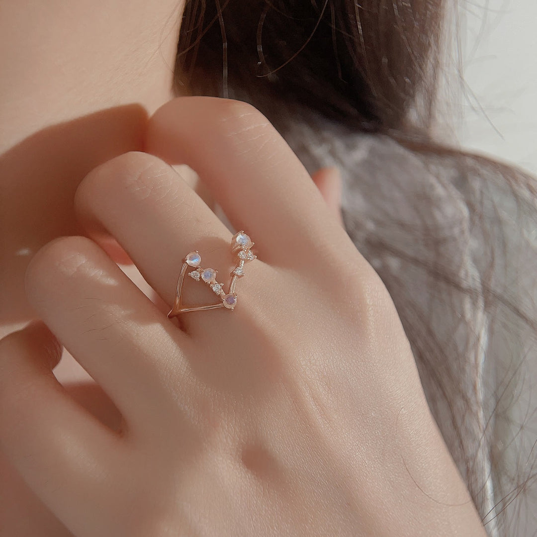 Anello con simbolo zodiacale in pietra di luna naturale Olivenorma