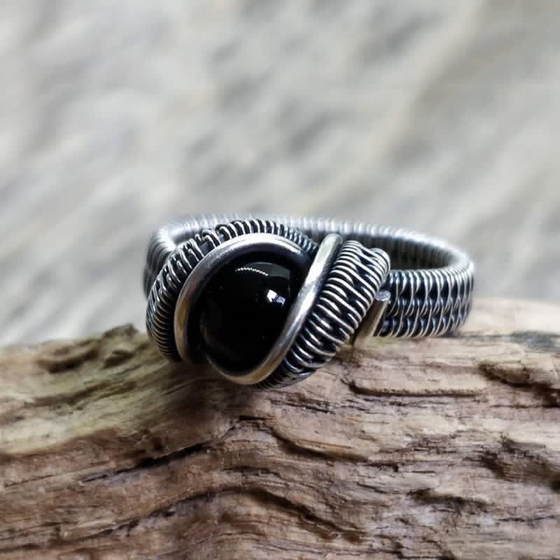 Olivenorma Anello da uomo con nodo in onice nero avvolto in filo