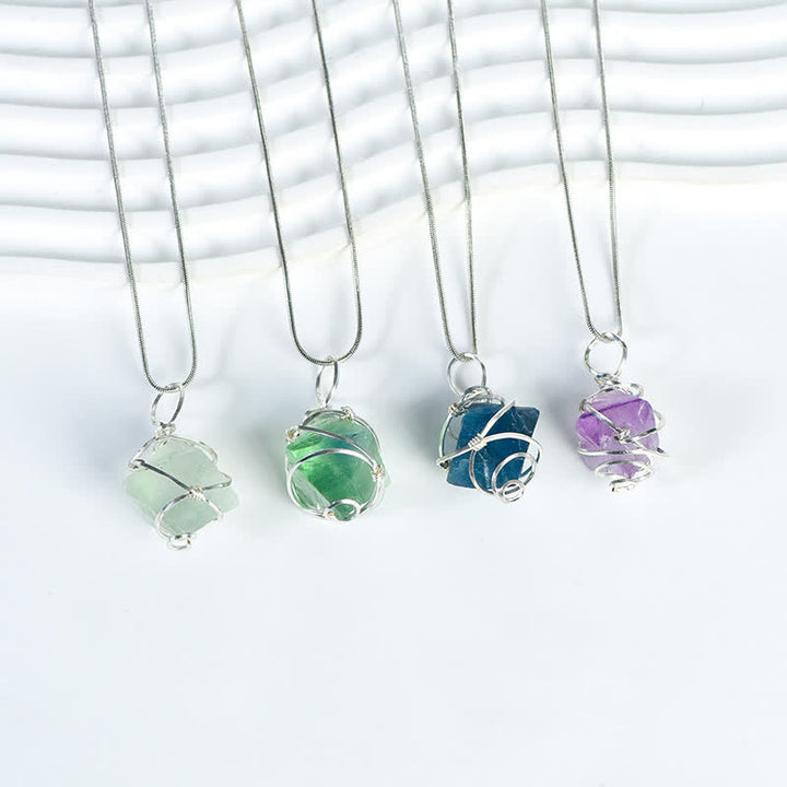 Collana con pendente a colonna lunga in cristallo naturale Olivenorma caricata a mano