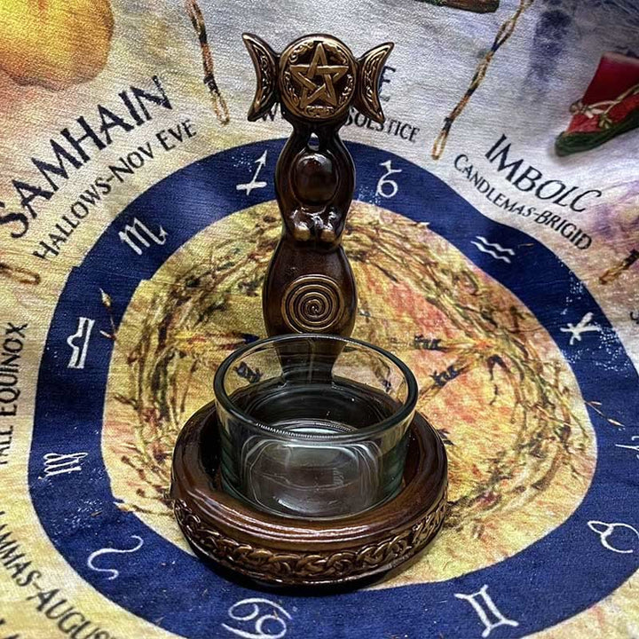 Portacandele con statua celtica della Triplice Dea Olivenorma