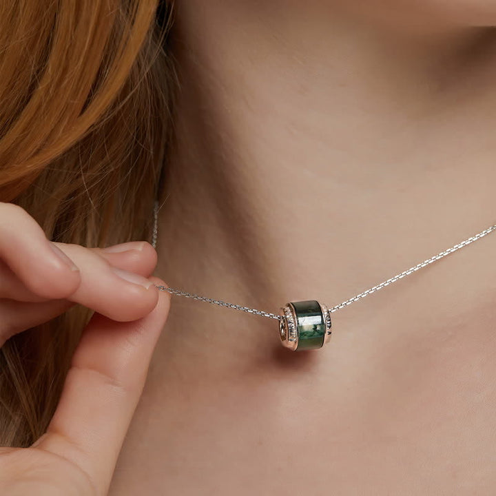 Collana con ciondolo a forma di rullo in agata muschiata naturale Olivenorma
