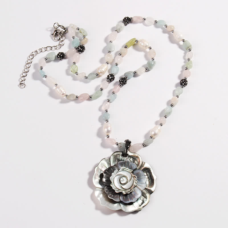 Collana con ciondolo a forma di fiore a forma di cuore in pietra naturale Olivenorma