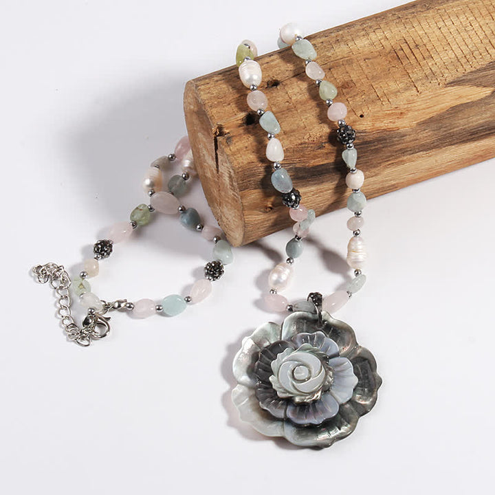 Collana con ciondolo a forma di fiore a forma di cuore in pietra naturale Olivenorma