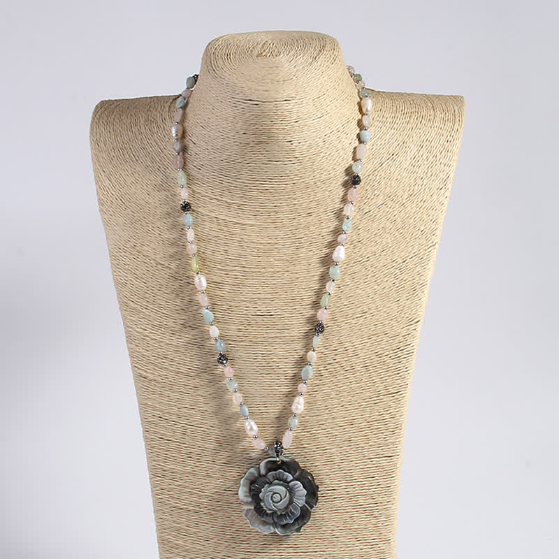 Collana con ciondolo a forma di fiore a forma di cuore in pietra naturale Olivenorma